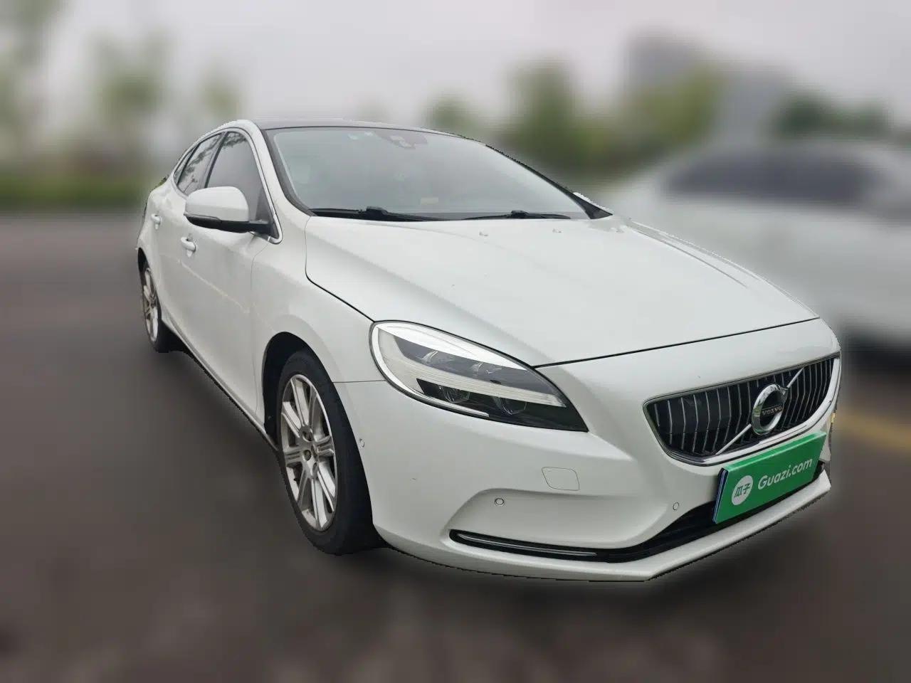 Volvo V40 2017 T3 Zhiya Edition — миниатюра 3