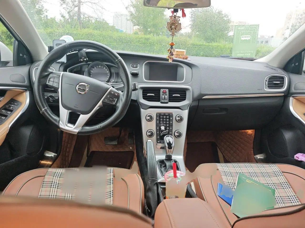 Volvo V40 2017 T3 Zhiya Edition — миниатюра 9