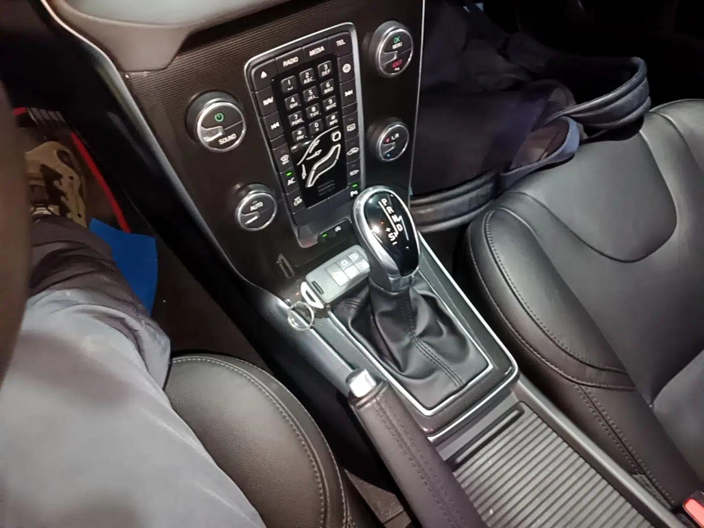 Volvo V40 2019 T3 Zhiyi Edition — миниатюра 16
