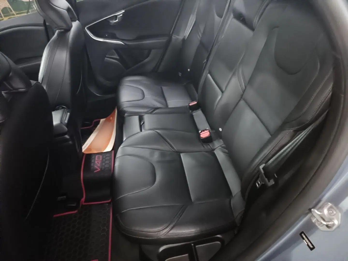 Volvo V40 2019 T3 Zhiyi Edition — миниатюра 20