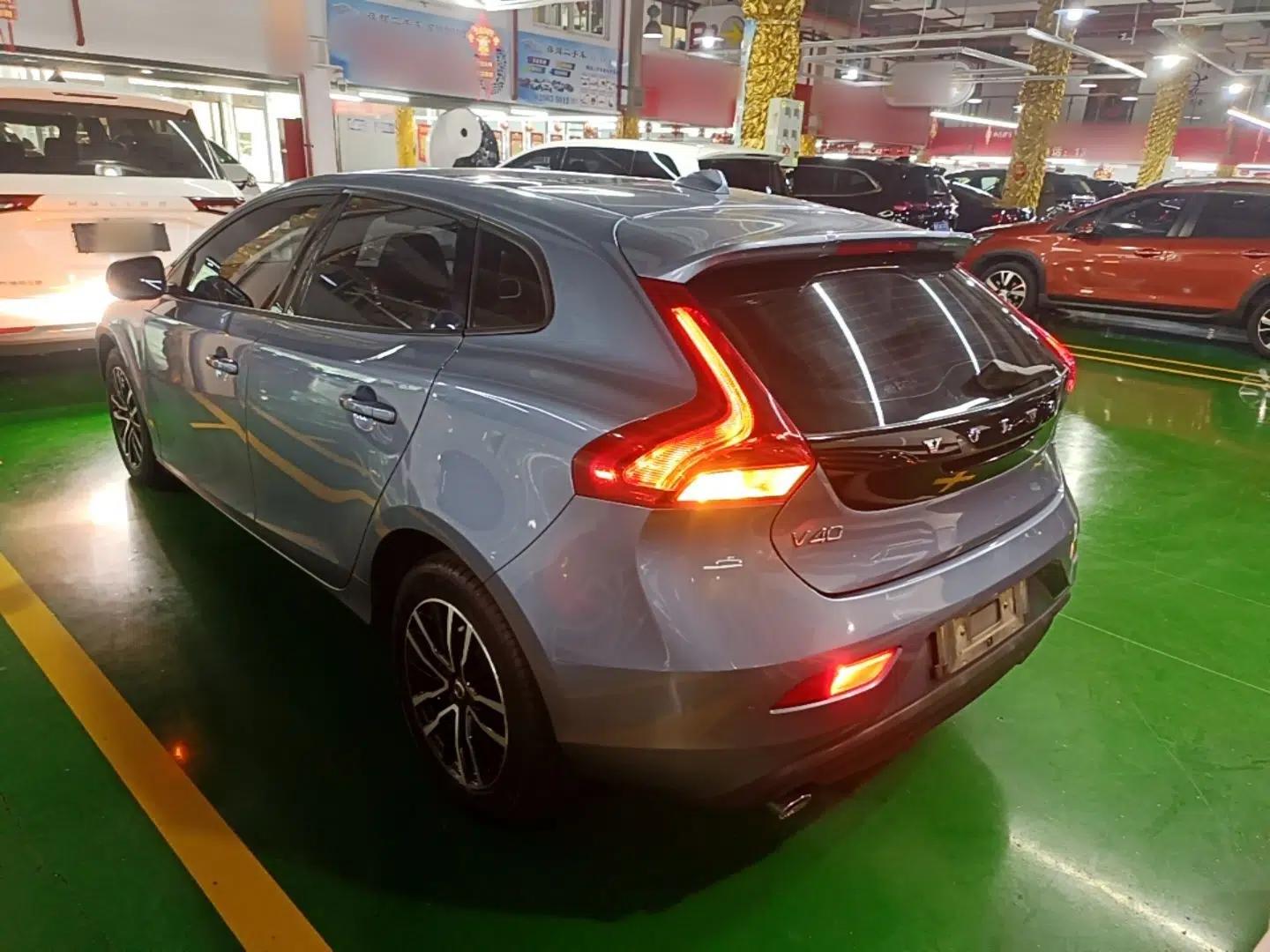 Volvo V40 2019 T3 Zhiyi Edition — миниатюра 4