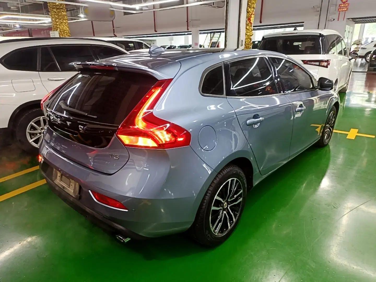 Volvo V40 2019 T3 Zhiyi Edition — миниатюра 6
