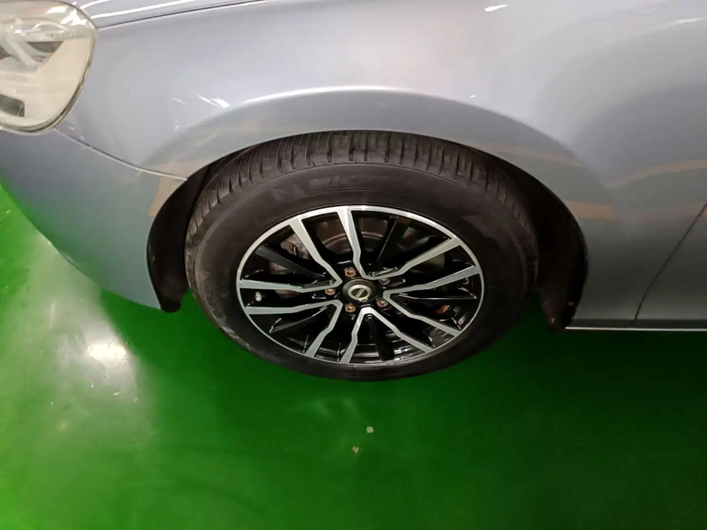 Volvo V40 2019 T3 Zhiyi Edition — миниатюра 10