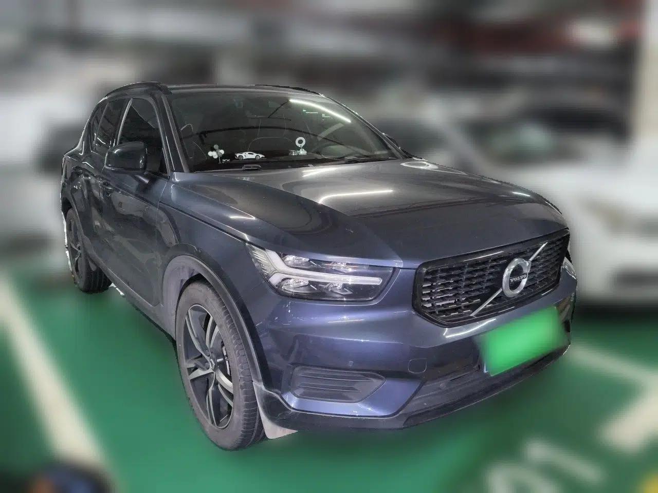 Volvo XC40 2022 T4 Four-Wheel Drive Smart & Dynamic Sport Edition — миниатюра 3