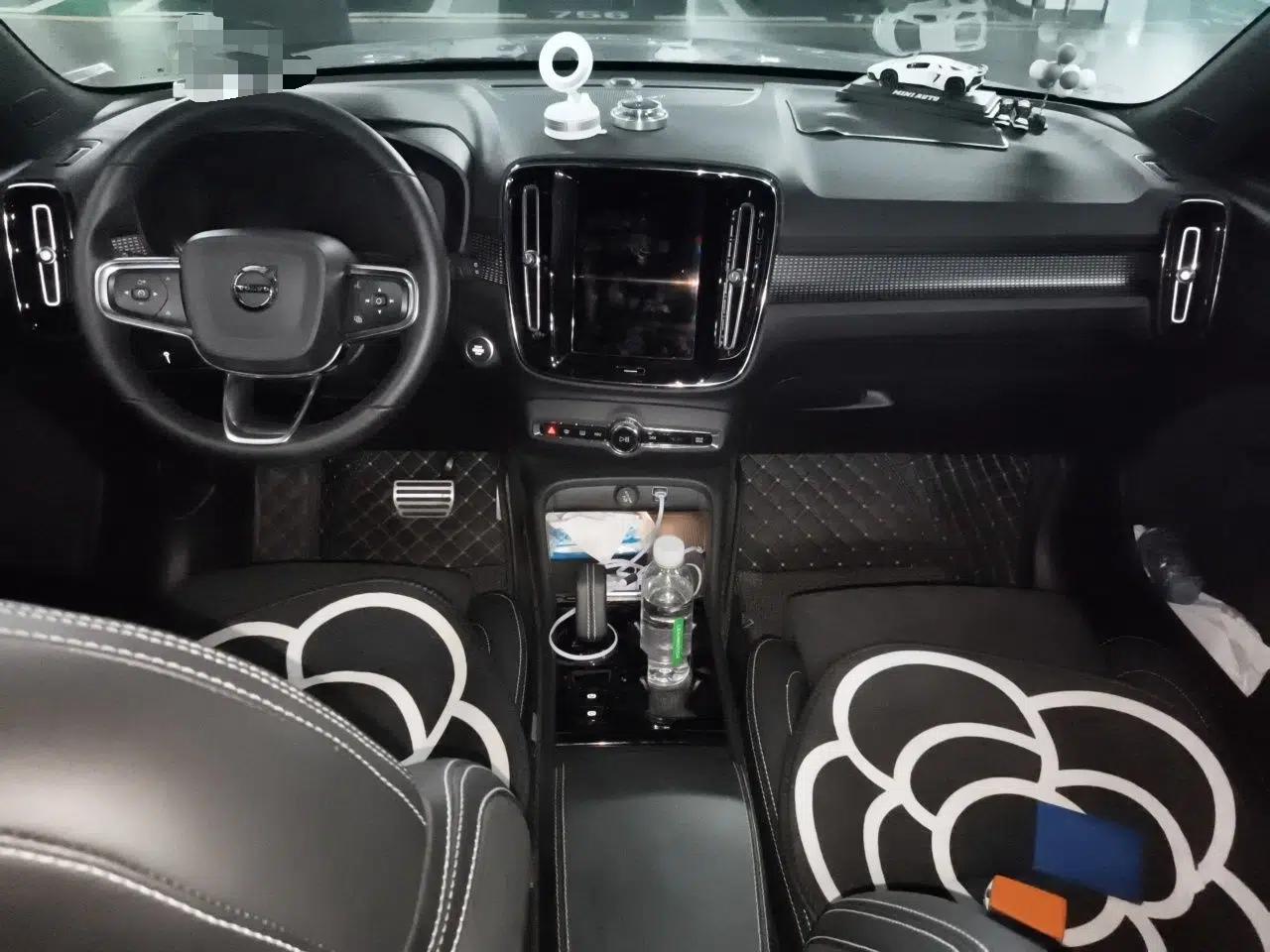 Volvo XC40 2022 T4 Four-Wheel Drive Smart & Dynamic Sport Edition — миниатюра 9