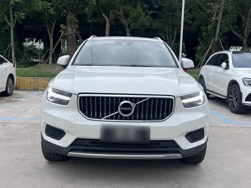 Volvo XC40 2022 T4 Four-Wheel Drive Smart & Stylish Edition — миниатюра 2