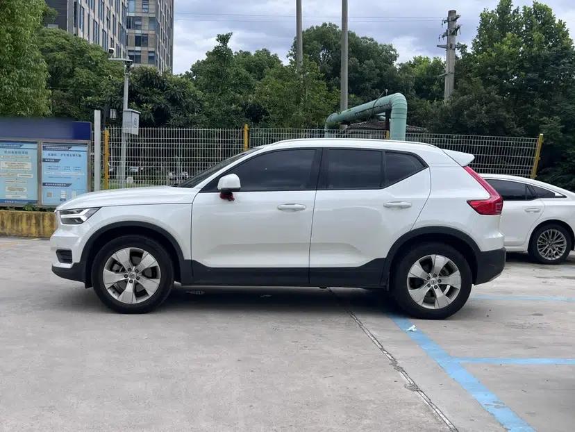 Volvo XC40 2022 T4 Four-Wheel Drive Smart & Stylish Edition — миниатюра 4