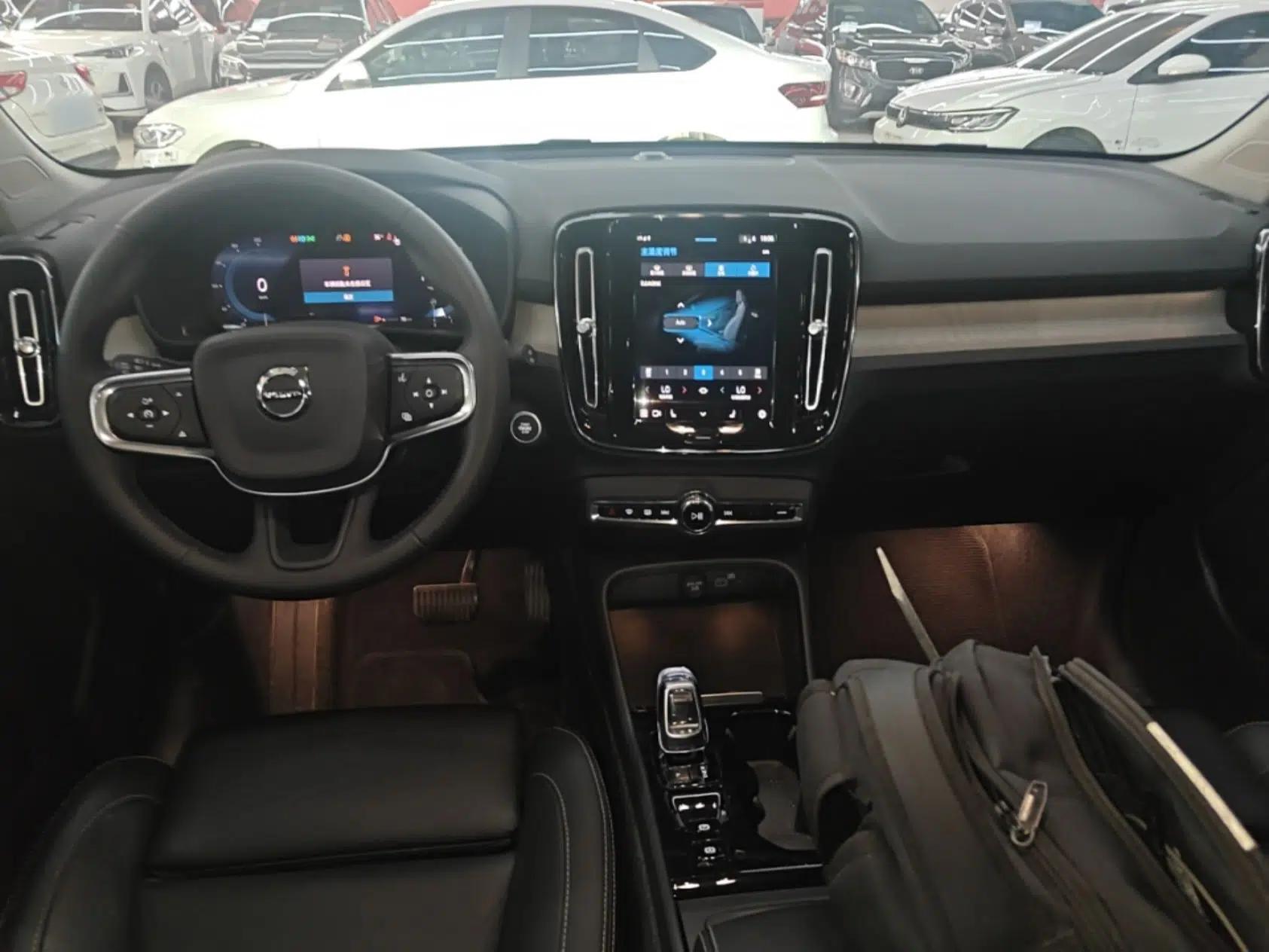 Volvo XC40 2024 B4 4x4 Smart Luxury Edition — миниатюра 12