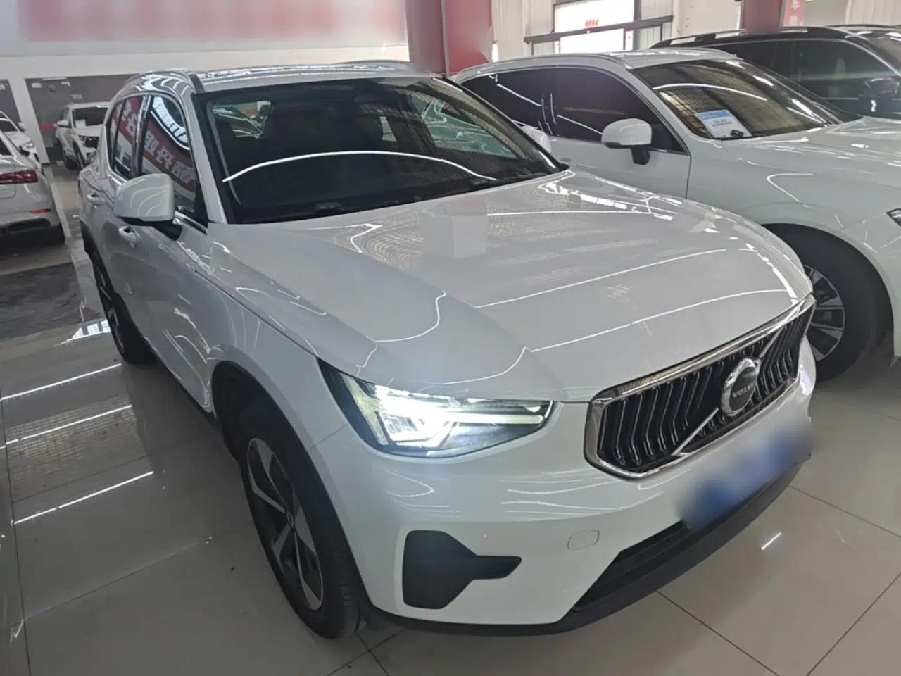 Volvo XC40 2024 B4 4x4 Smart Luxury Edition — миниатюра 3