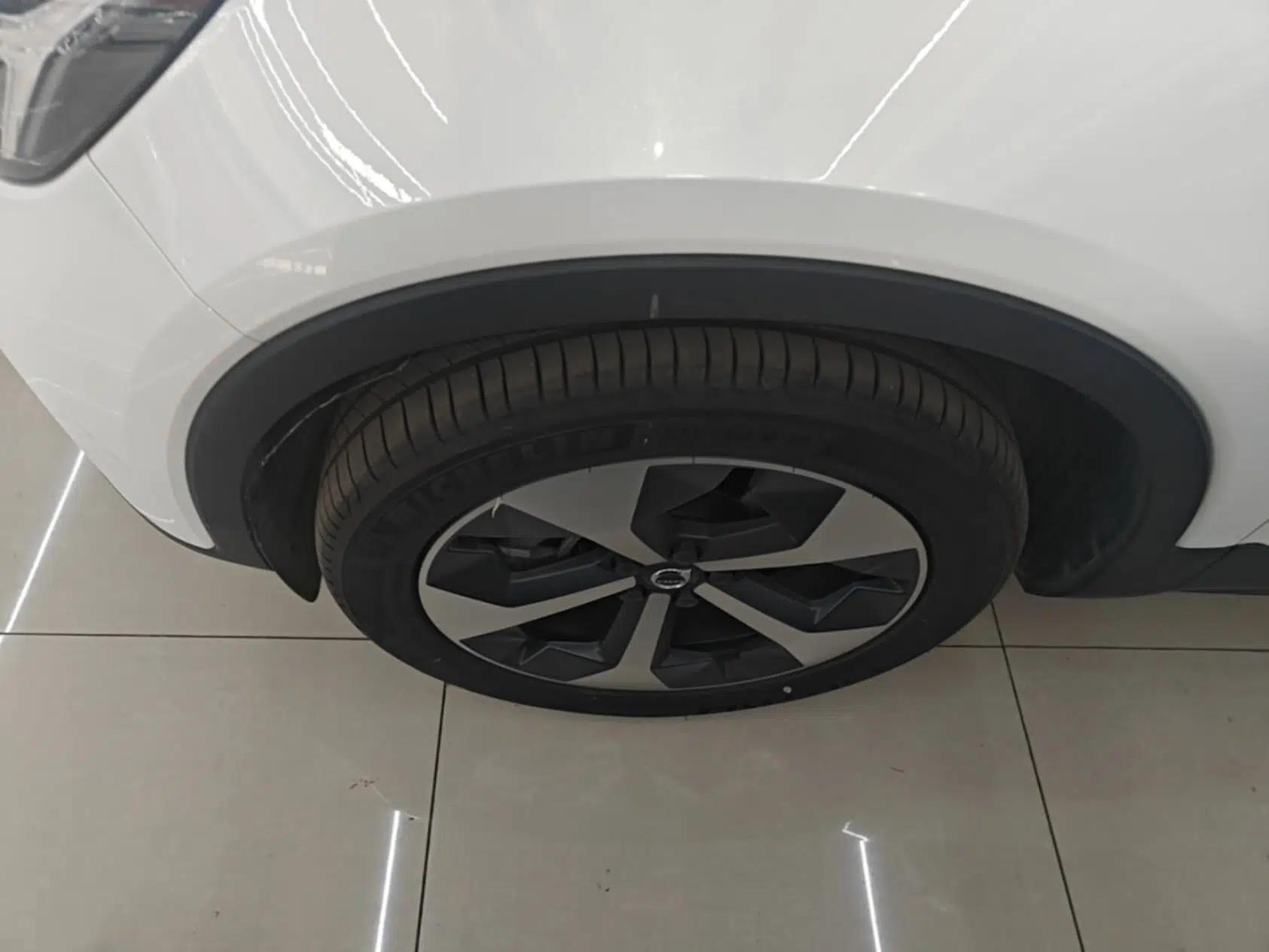 Volvo XC40 2024 B4 4x4 Smart Luxury Edition — миниатюра 10