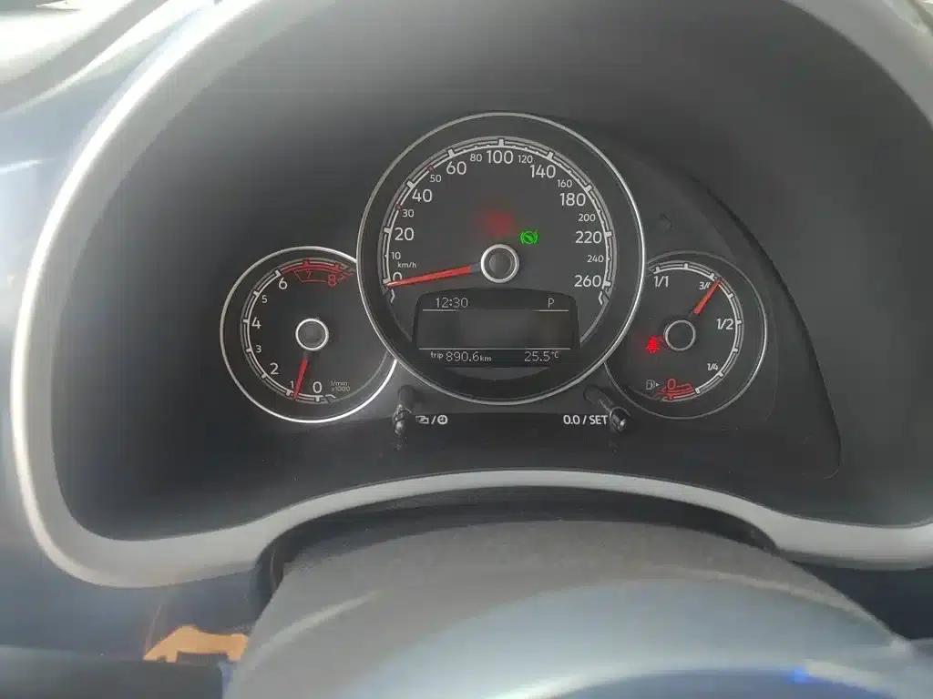 2017 Volkswagen Beetle 180TSI Comfort Edition — миниатюра 4
