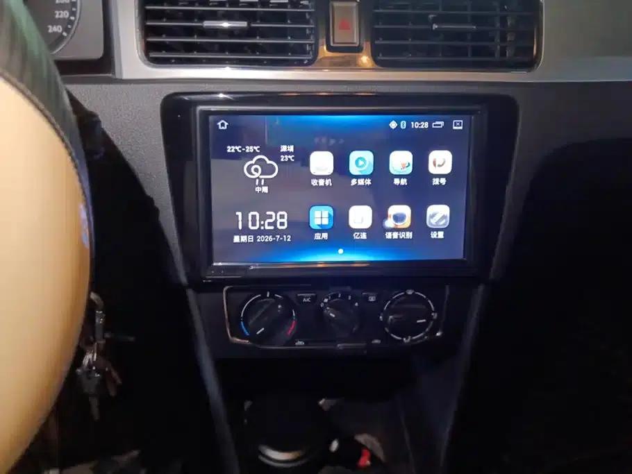 Santana 2015 Gran Lavida 1.6L Manual Comfort Model — миниатюра 13