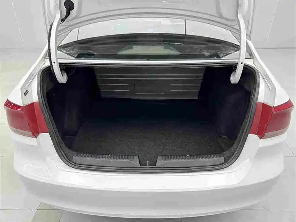 Santana 2013 1.6L Automatic Comfort Edition — миниатюра 6