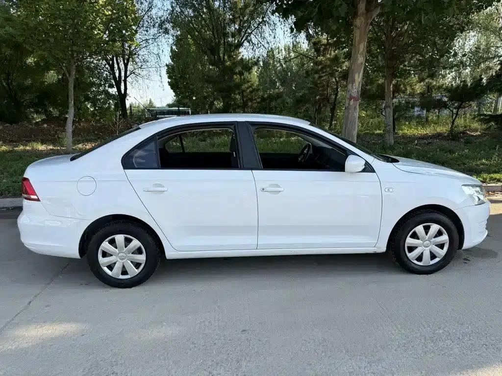 Santana 2013 1.4L Manual Fashion Edition — миниатюра 3