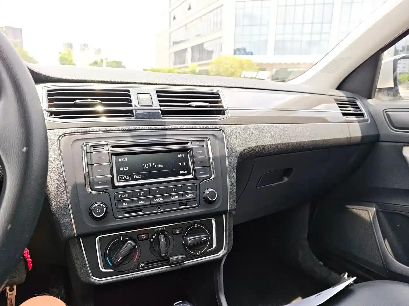 Santana 2016 1.6L Automatic Comfort Edition — миниатюра 9