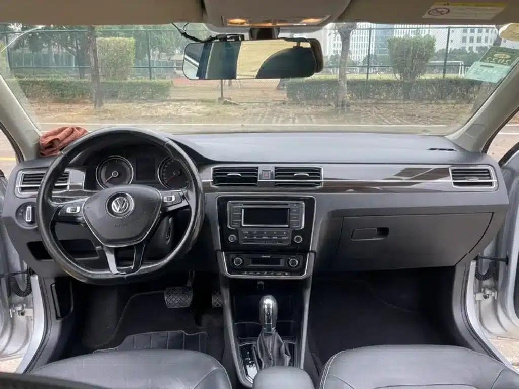 Santana 2016 1.6L Automatic Deluxe Edition — миниатюра 4