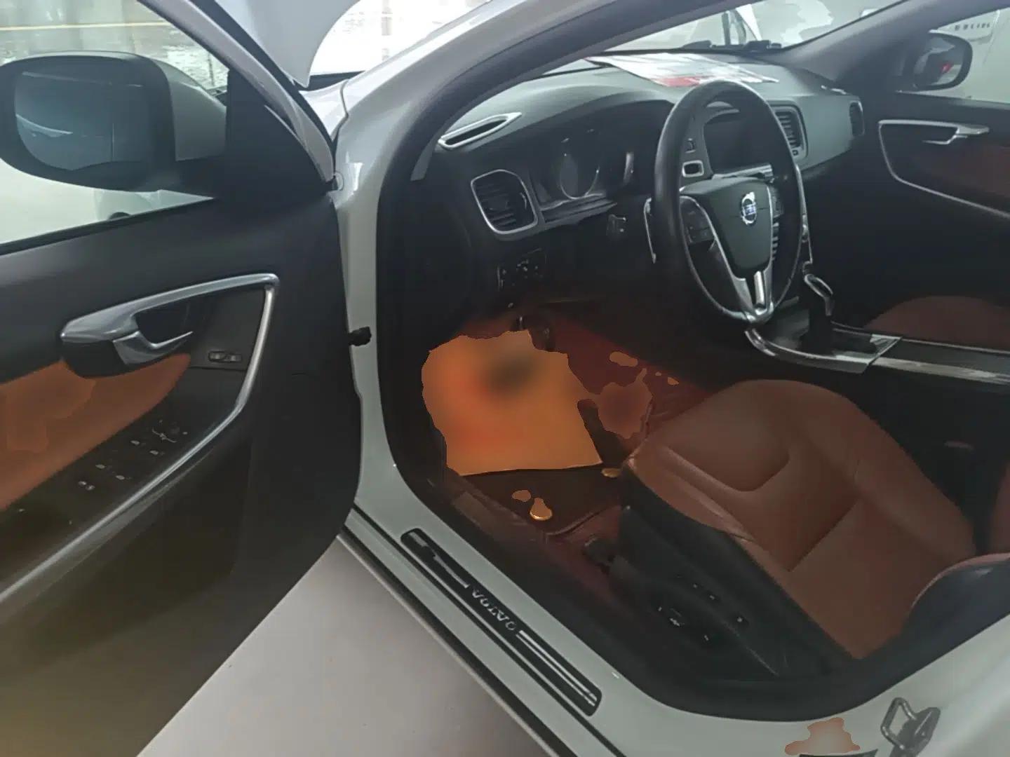 Volvo V60 2015 T5 Zhiya Edition — миниатюра 18