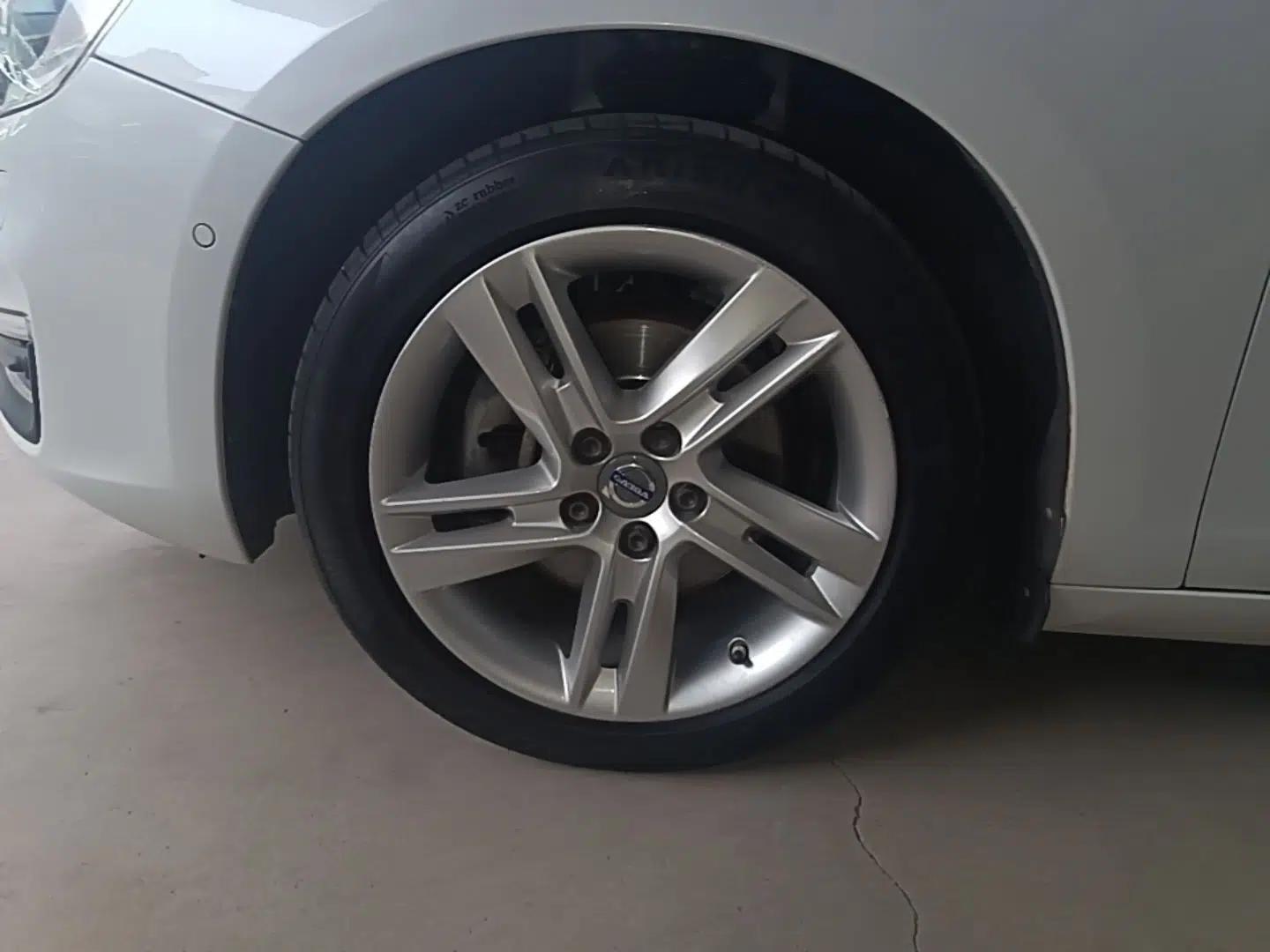 Volvo V60 2015 T5 Zhiya Edition — миниатюра 10