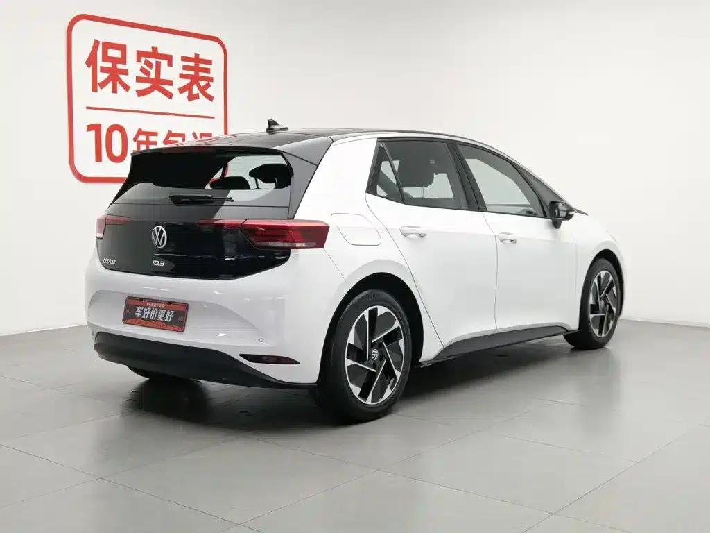 Volkswagen ID.3 2024 Outstanding Edition — миниатюра 2