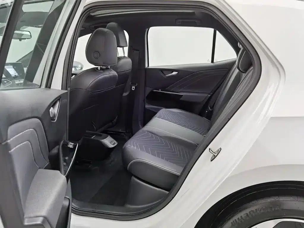 Volkswagen ID.3 2024 Outstanding Edition — миниатюра 15
