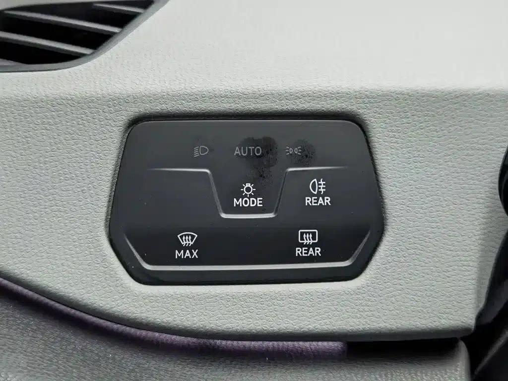Volkswagen ID.3 2024 Outstanding Edition — миниатюра 21
