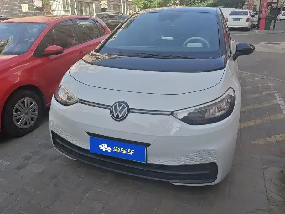 Volkswagen ID.3 2025 Smart Edition with Outstanding Oxygen — миниатюра 2