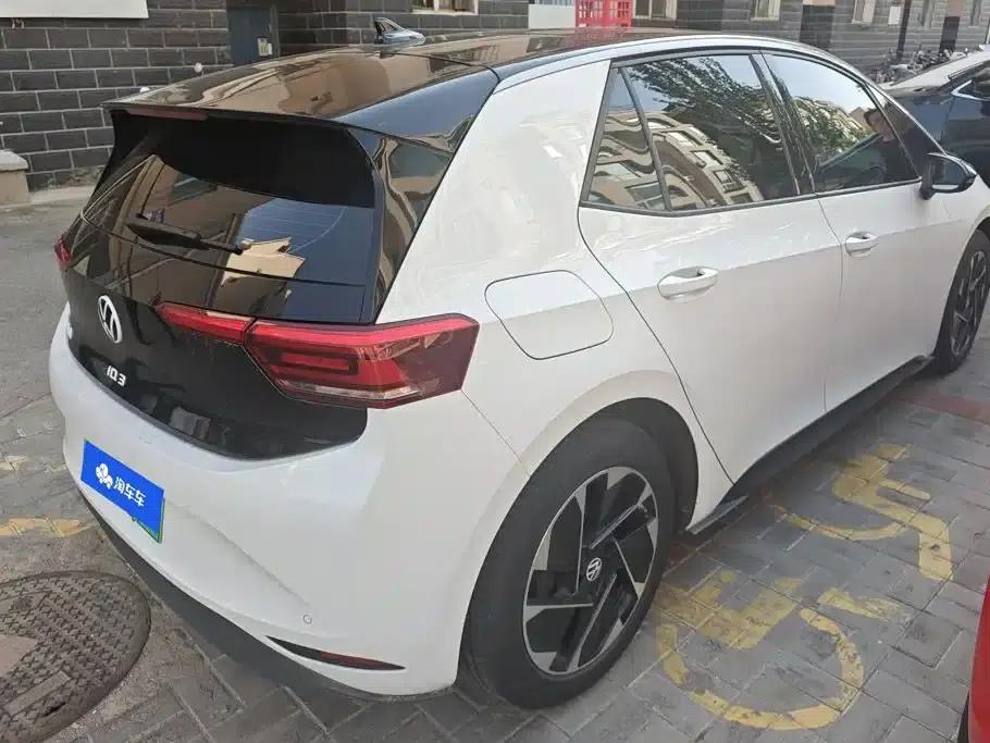 Volkswagen ID.3 2025 Smart Edition with Outstanding Oxygen — миниатюра 3