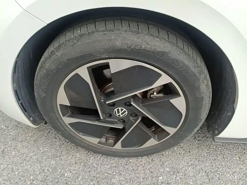 Volkswagen ID.3 2024 Outstanding Edition — миниатюра 23