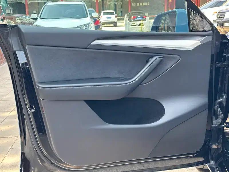 Model Y 2022 Rear-Wheel Drive — миниатюра 10