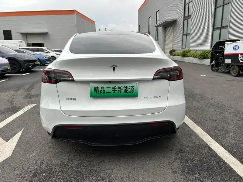 Model Y 2022 Facelift Rear-Wheel Drive Version — миниатюра 6