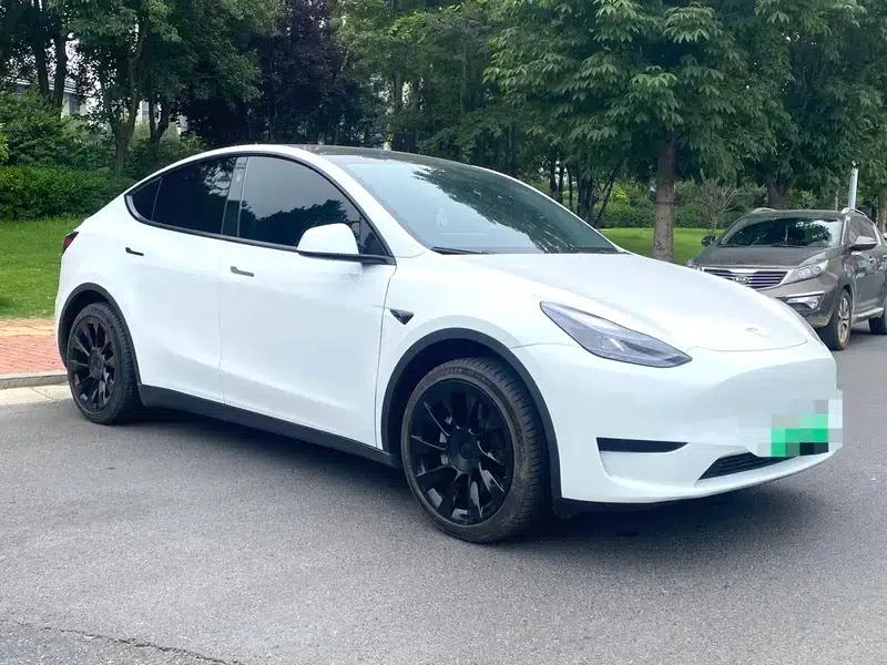 Model Y 2022 Long Range All-Wheel Drive — миниатюра 3