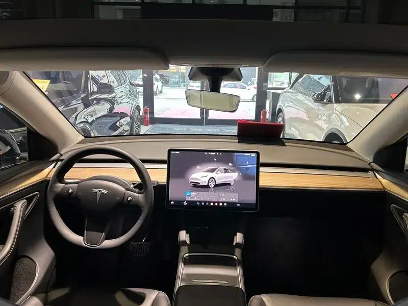 Model Y 2022 Facelift Rear-Wheel Drive Version — миниатюра 11