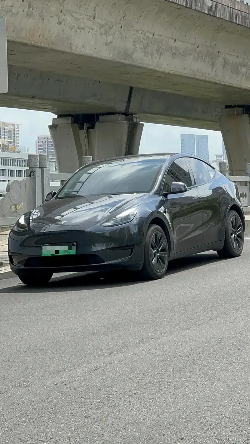 Model Y 2024 Rear-Wheel Drive — миниатюра 1