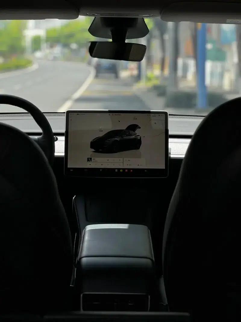 Model Y 2024 Rear-Wheel Drive — миниатюра 5
