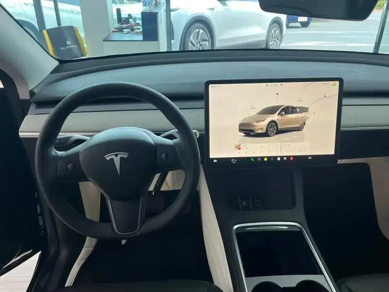 Model Y 2024 Rear-Wheel Drive — миниатюра 12