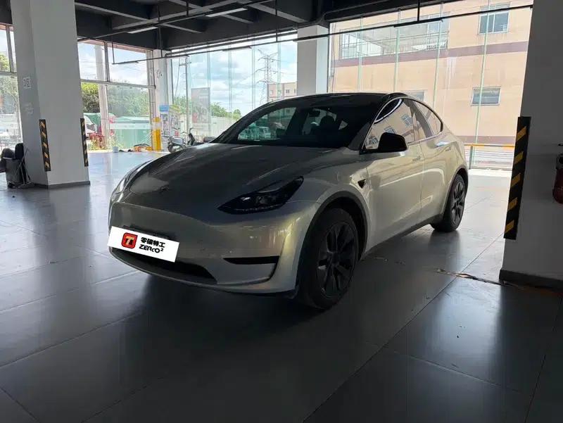 Model Y 2024 Rear-Wheel Drive — миниатюра 1