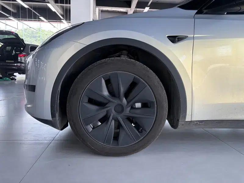 Model Y 2024 Rear-Wheel Drive — миниатюра 6