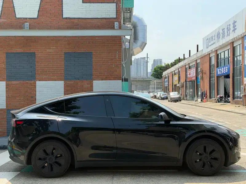 Model Y 2023 Rear-Wheel Drive — миниатюра 5