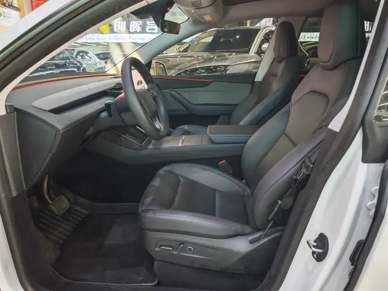 Model Y 2025 Rear-Wheel Drive — миниатюра 13