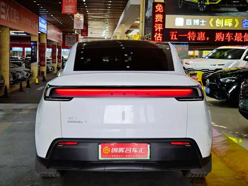 Model Y 2025 Rear-Wheel Drive — миниатюра 4