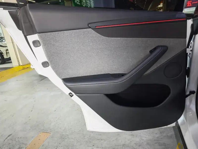 Model Y 2025 Rear-Wheel Drive — миниатюра 8