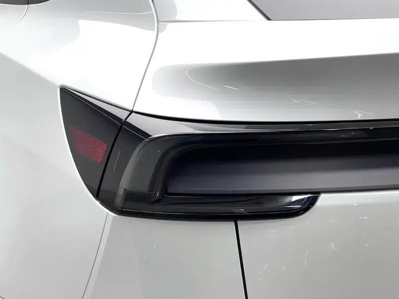 Model Y 2026 Rear-Wheel Drive — миниатюра 13