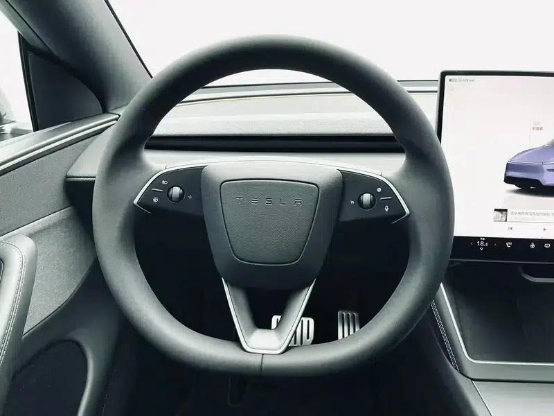 Model Y 2026 Rear-Wheel Drive — миниатюра 16