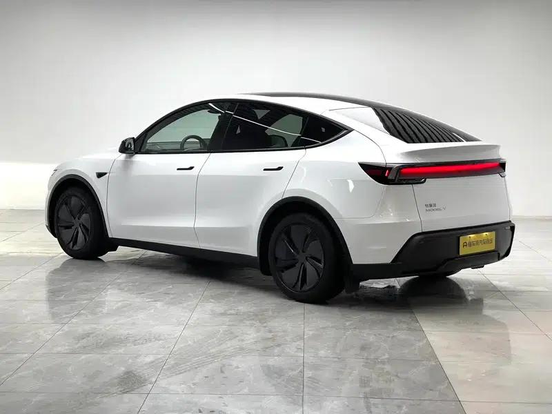 Model Y 2026 Rear-Wheel Drive — миниатюра 5