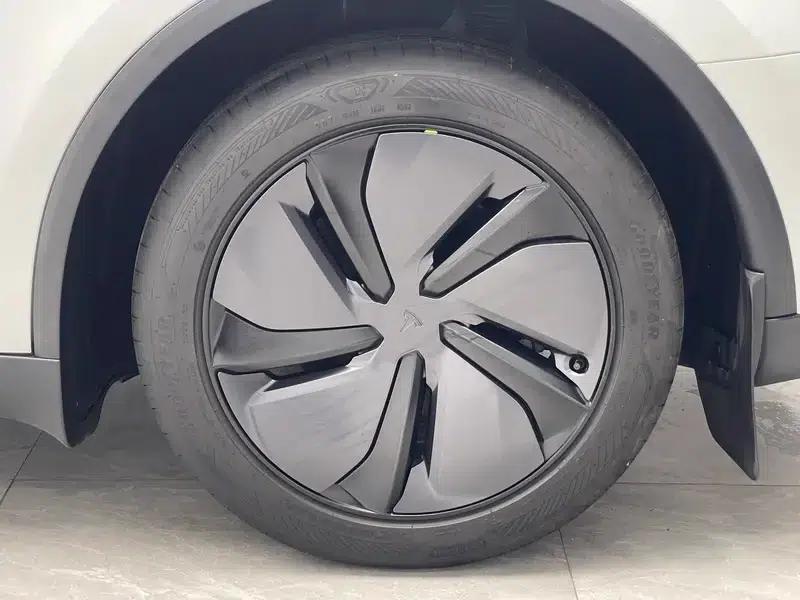 Model Y 2026 Rear-Wheel Drive — миниатюра 9