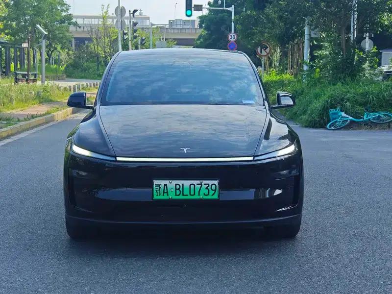 Model Y 2025 Rear-Wheel Drive — миниатюра 2