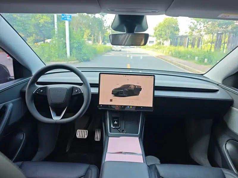 Model Y 2025 Rear-Wheel Drive — миниатюра 7