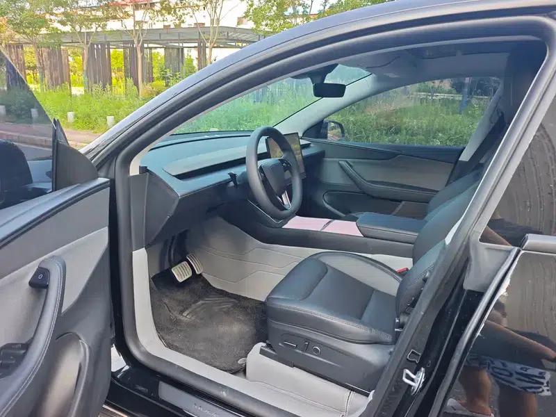 Model Y 2025 Rear-Wheel Drive — миниатюра 8