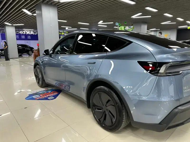 Model Y 2026 Long Range Rear-Wheel Drive — миниатюра 3