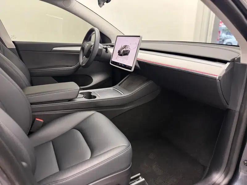 Model Y 2024 Rear-Wheel Drive — миниатюра 8